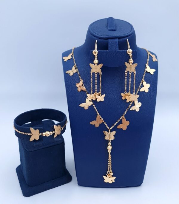 Unbox Timeless Luxury – 5-Piece Gold Jewelry Set Designed for the Bold & Beautiful