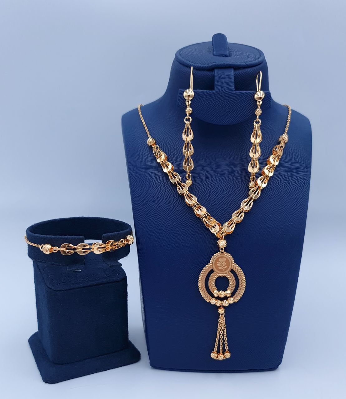 ✨ Crafted for the Moments You’ll Never Forget | Luxury 5-Piece Gold Jewelry Set