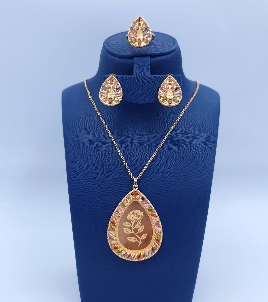 5-Piece Jewelry Set to Celebrate Fashion