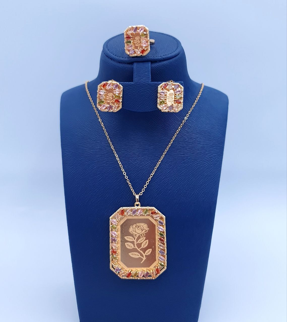 5-Piece Jewelry Set to Celebrate Fashion