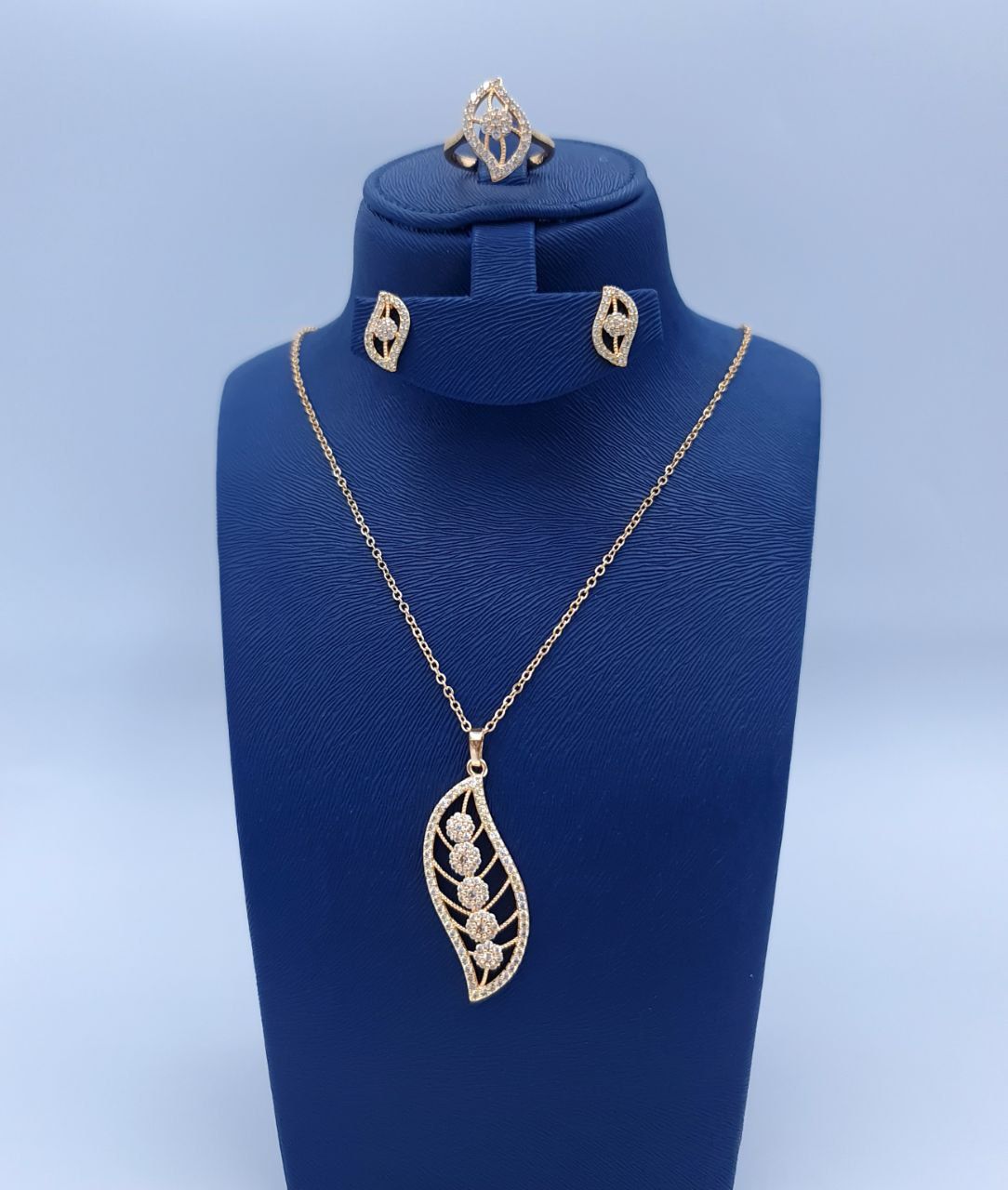 💫 Where Gold Meets Grace | 5-Piece Jewelry Set to Celebrate You Dubai Fashion